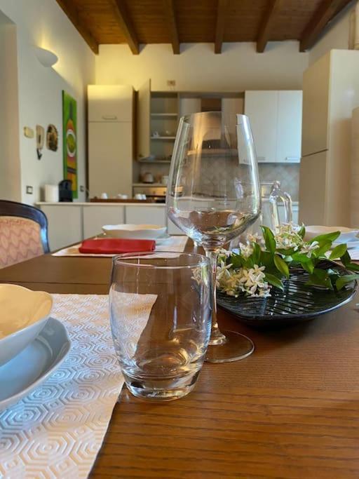 La Casa Nel Borgo Daire Angera Dış mekan fotoğraf