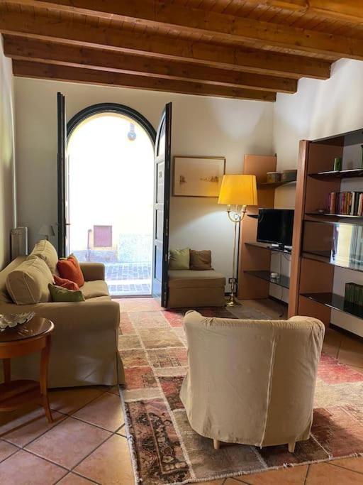 La Casa Nel Borgo Daire Angera Dış mekan fotoğraf