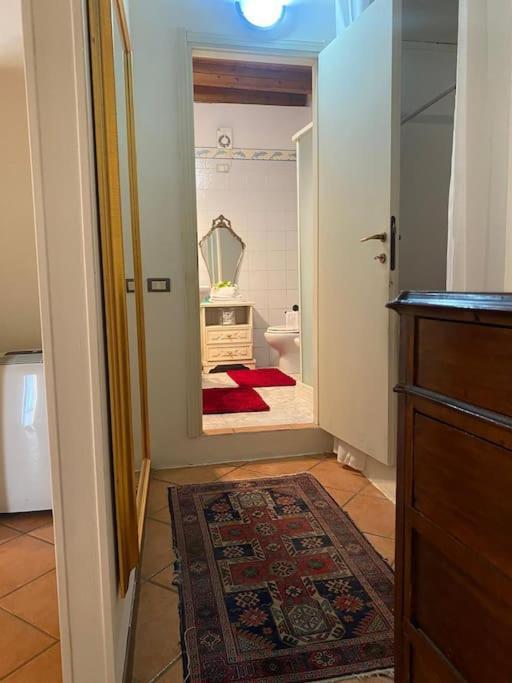 La Casa Nel Borgo Daire Angera Dış mekan fotoğraf