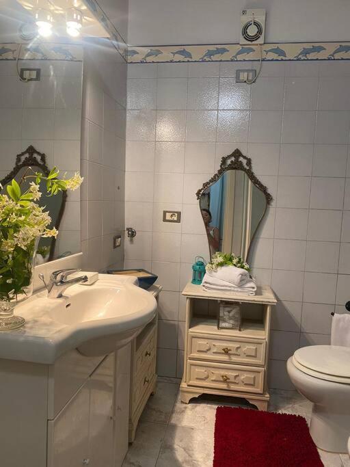 La Casa Nel Borgo Daire Angera Dış mekan fotoğraf