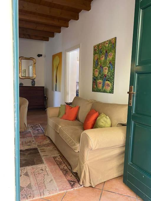 La Casa Nel Borgo Daire Angera Dış mekan fotoğraf