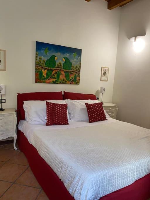La Casa Nel Borgo Daire Angera Dış mekan fotoğraf